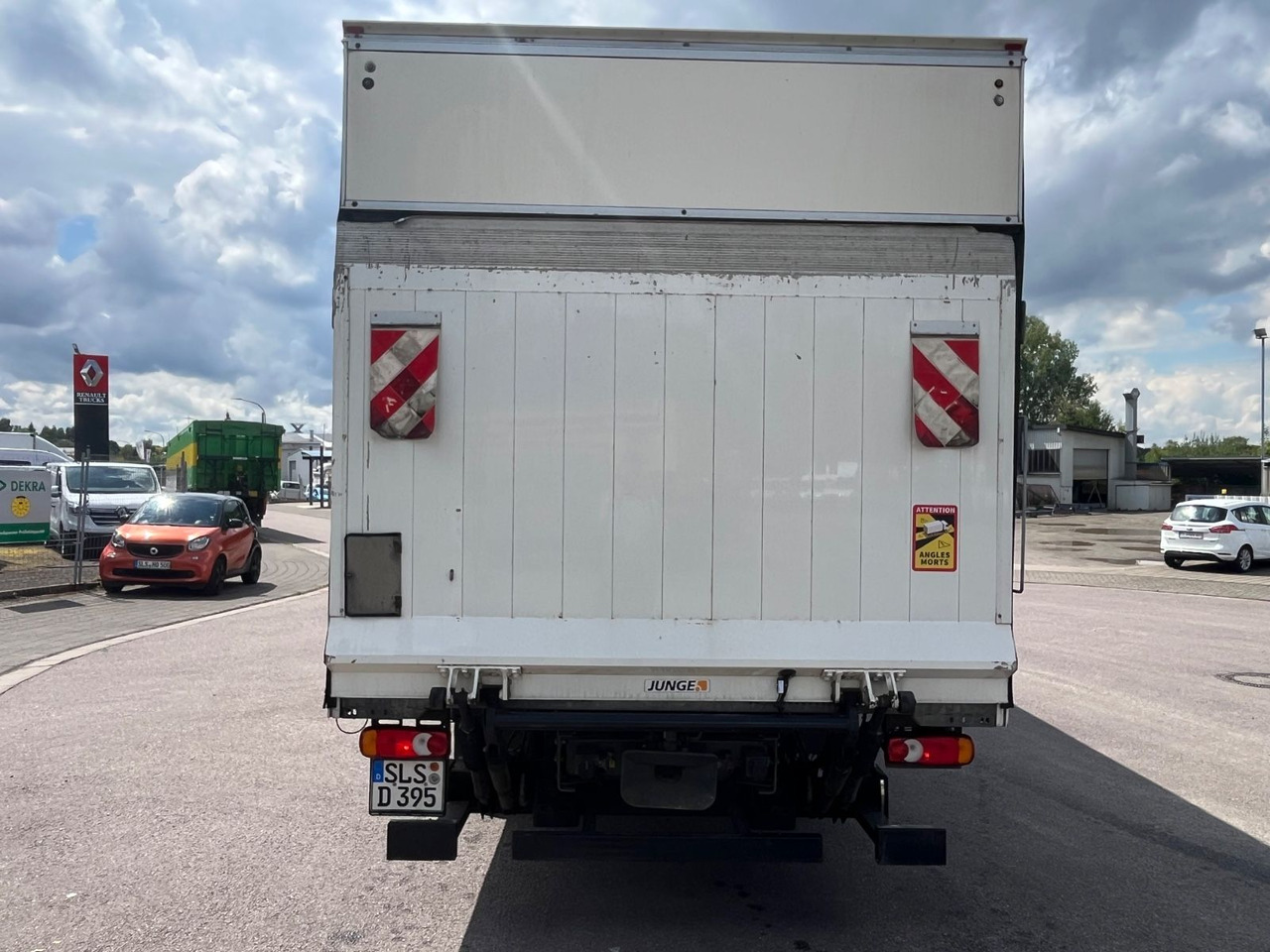 Renault D7.5 210 Kofferaufbau mit LBW - الشاحنات الصغيرة صندوق مغلق: صور 5 Renault D7.5 210 Kofferaufbau mit LBW - الشاحنات الصغيرة صندوق مغلق: صور 5
