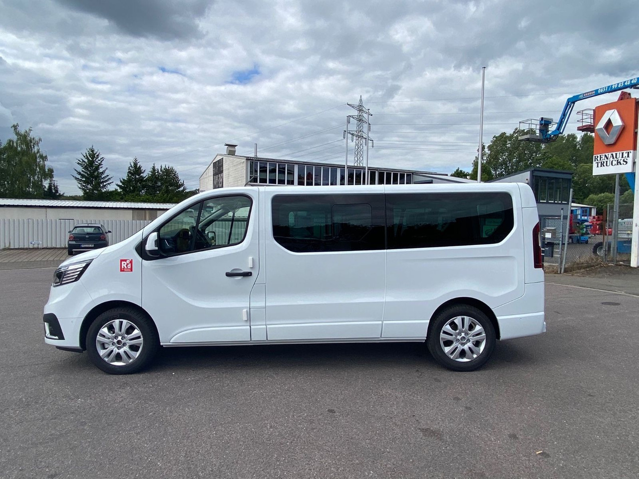 Renault TRAFIC RED KOMBI - حافلة صغيرة, ميكروباص: صور 4 Renault TRAFIC RED KOMBI - حافلة صغيرة, ميكروباص: صور 4