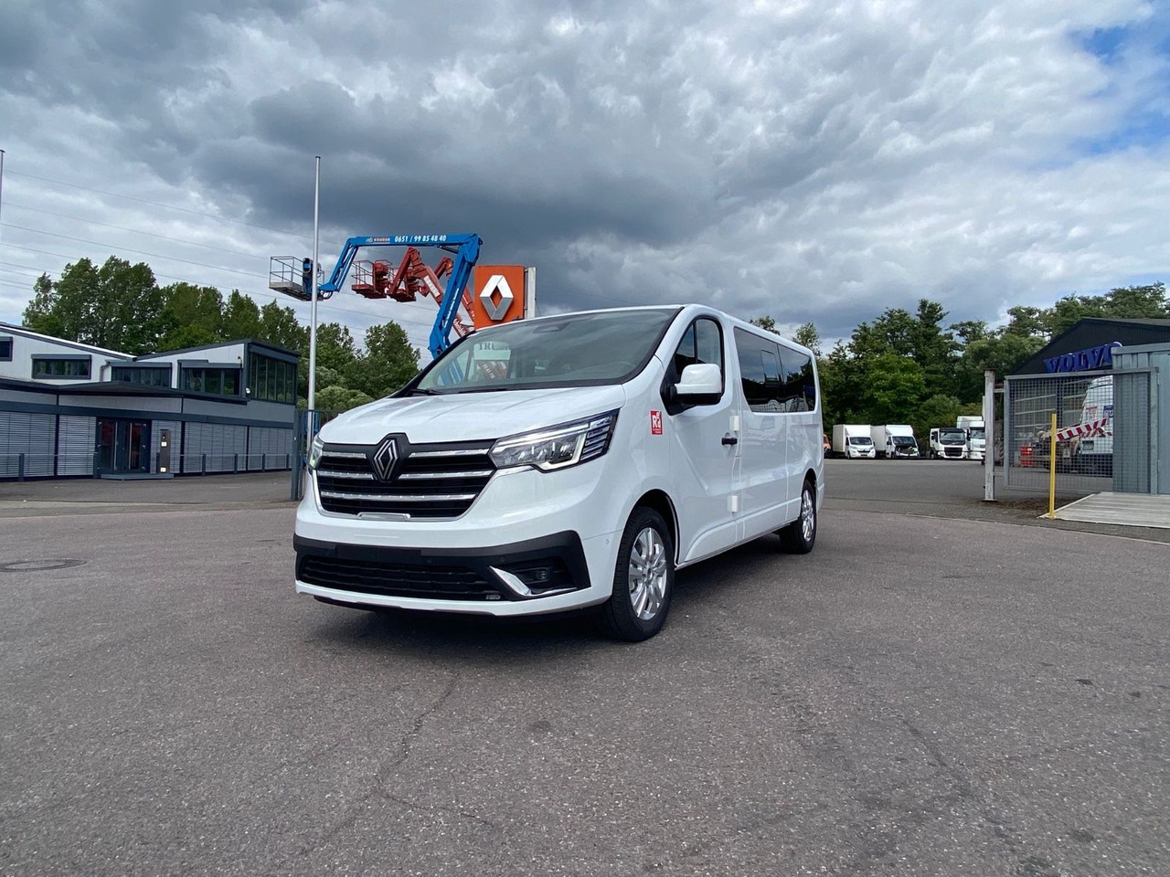 Renault TRAFIC RED KOMBI - حافلة صغيرة, ميكروباص: صور 1 Renault TRAFIC RED KOMBI - حافلة صغيرة, ميكروباص: صور 1