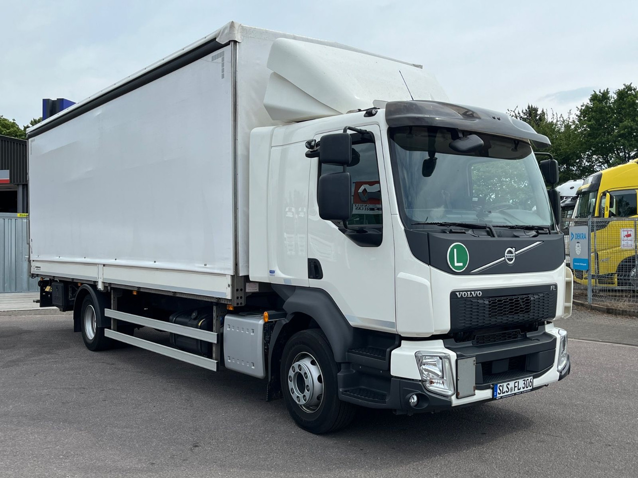 Volvo FL 14.245 Junghanns Schiebeplane LBW - شاحنة ستارة: صور 3 Volvo FL 14.245 Junghanns Schiebeplane LBW - شاحنة ستارة: صور 3
