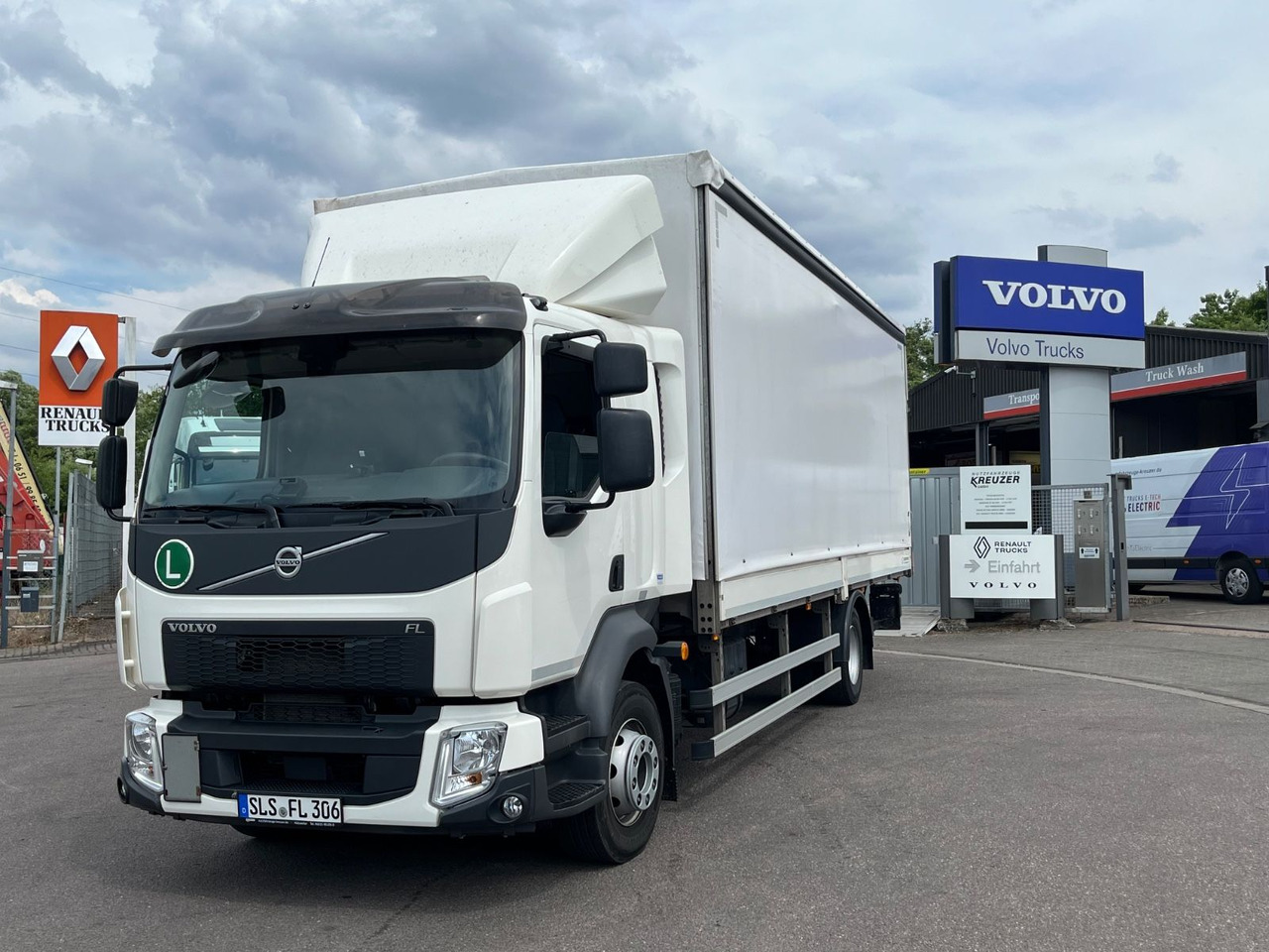 Volvo FL 14.245 Junghanns Schiebeplane LBW - شاحنة ستارة: صور 1 Volvo FL 14.245 Junghanns Schiebeplane LBW - شاحنة ستارة: صور 1