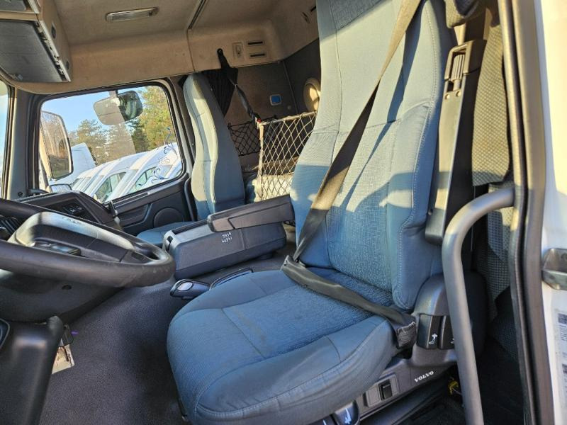 شاحنة جرار Volvo FMX: صور 6