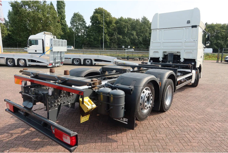 DAF XF 106.480 BDF Super Space CAb 6X2 FAN - الشاسيه شاحنة: صور 3 DAF XF 106.480 BDF Super Space CAb 6X2 FAN - الشاسيه شاحنة: صور 3