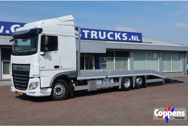 DAF XF 106.480 FAR 6x2 Oprijvrachtwagen slaapcabine + 2 bedden - شاحنة نقل سيارات شاحنة: صور 1 DAF XF 106.480 FAR 6x2 Oprijvrachtwagen slaapcabine + 2 bedden - شاحنة نقل سيارات شاحنة: صور 1