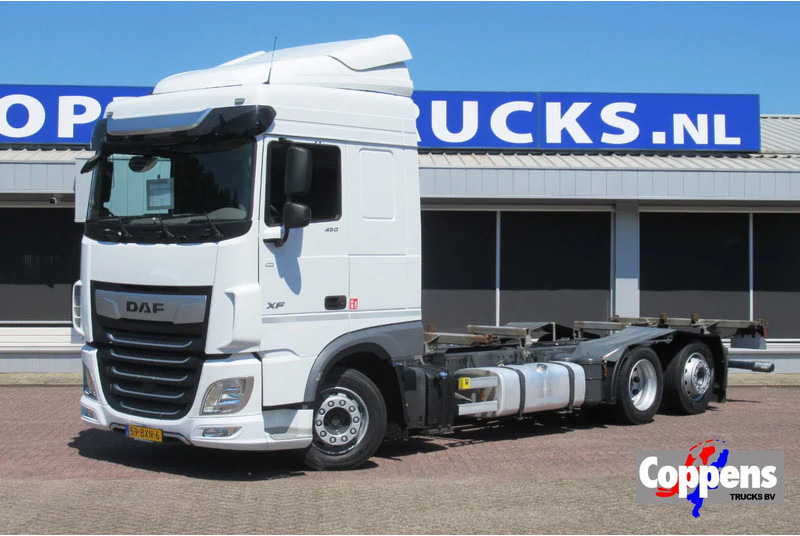 DAF XF 450 FAR BDF Systeem - شاحنات الحاويات / جسم علوي قابل للتغيير شاحنة: صور 1 DAF XF 450 FAR BDF Systeem - شاحنات الحاويات / جسم علوي قابل للتغيير شاحنة: صور 1