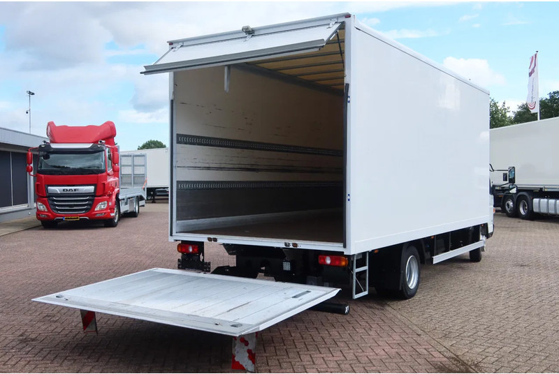 FUSO Canter Mistubishi Canter 7C18 - بصندوق مغلق شاحنة: صور 3 FUSO Canter Mistubishi Canter 7C18 - بصندوق مغلق شاحنة: صور 3