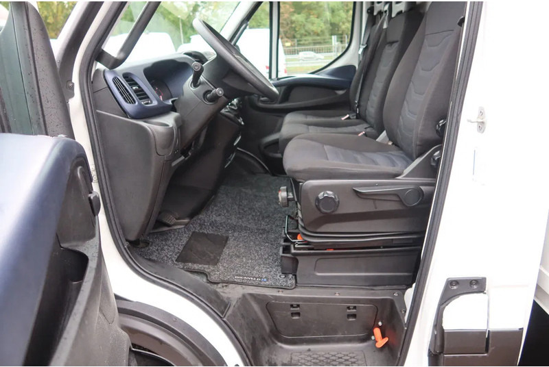 Iveco 72 C 180 bak + Dhollandia klep 1000 KG 3.0 L motor - بصندوق مغلق شاحنة: صور 5 Iveco 72 C 180 bak + Dhollandia klep 1000 KG 3.0 L motor - بصندوق مغلق شاحنة: صور 5