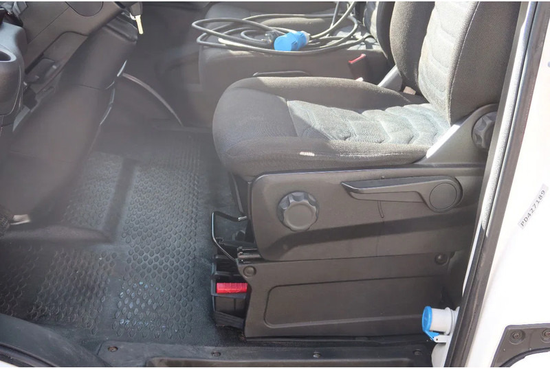 Iveco Daily 35S16 Iveco 35S16 L3/H2 Koel/Vries/ verwarmen Carrier Xarios 350 + 220 volt nacht aansluiting - الشاحنات الصغيرة المبردة: صور 5 Iveco Daily 35S16 Iveco 35S16 L3/H2 Koel/Vries/ verwarmen Carrier Xarios 350 + 220 volt nacht aansluiting - الشاحنات الصغيرة المبردة: صور 5