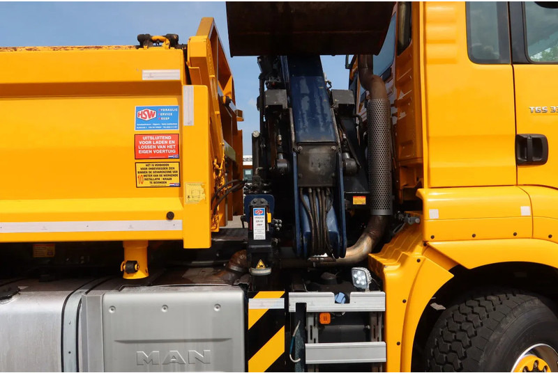 MAN TGS 33.420 2 Zijdige kipper + kraan 6x6 Stuur as - شاحنة كرين: صور 4 MAN TGS 33.420 2 Zijdige kipper + kraan 6x6 Stuur as - شاحنة كرين: صور 4