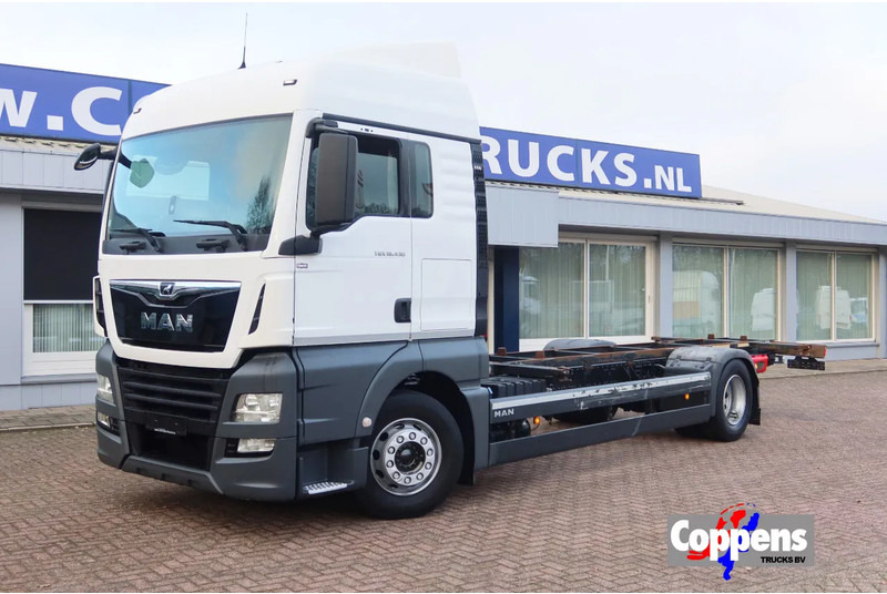 MAN TGX 18 .340 4x2 Full air Chassis, twist locks - الشاسيه شاحنة: صور 1 MAN TGX 18 .340 4x2 Full air Chassis, twist locks - الشاسيه شاحنة: صور 1