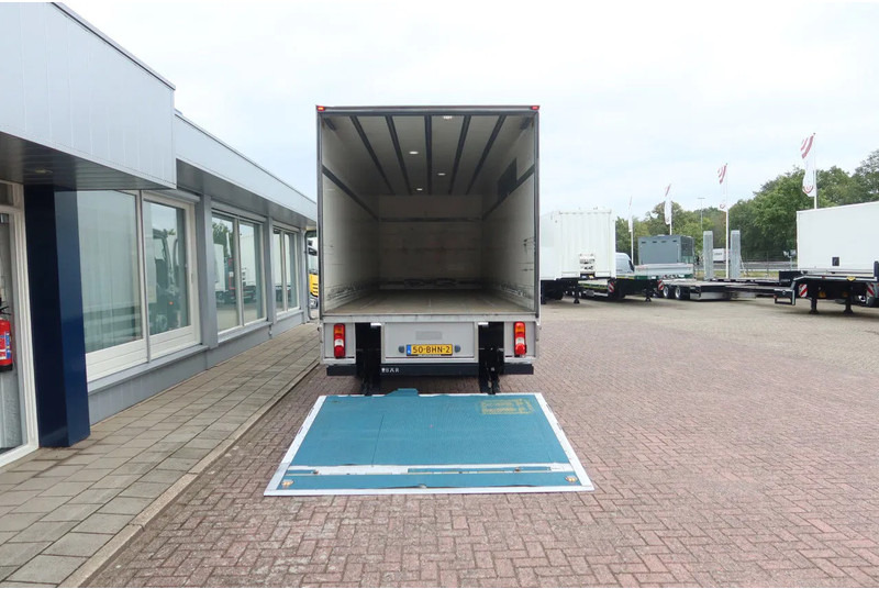 Mercedes-Benz Antos 1924 LL Bakwagen + laadklep 2500 kg - بصندوق مغلق شاحنة: صور 4 Mercedes-Benz Antos 1924 LL Bakwagen + laadklep 2500 kg - بصندوق مغلق شاحنة: صور 4