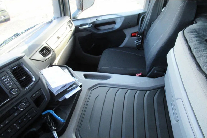 Scania P450 6x2 Euro 6 - شاحنة ذات الخطاف: صور 5 Scania P450 6x2 Euro 6 - شاحنة ذات الخطاف: صور 5