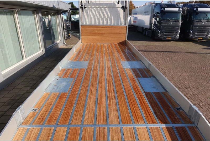 Scania R500 NGS Machine oprijwagen Stuur as. - شاحنة نقل سيارات شاحنة: صور 4 Scania R500 NGS Machine oprijwagen Stuur as. - شاحنة نقل سيارات شاحنة: صور 4