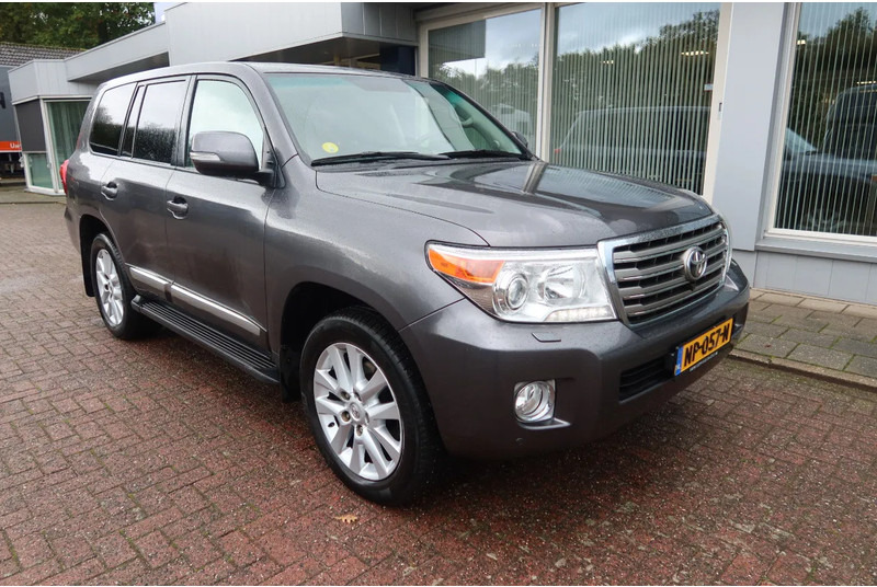 Toyota Land Cruiser V8 200 V8. 4.5D Executive. 7 Persoons. Luchtvering. Marge voertuig - سيارة: صور 2 Toyota Land Cruiser V8 200 V8. 4.5D Executive. 7 Persoons. Luchtvering. Marge voertuig - سيارة: صور 2