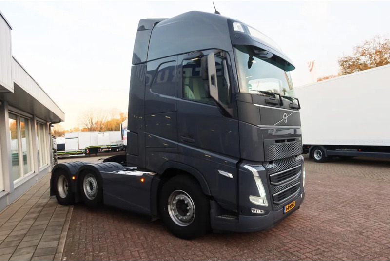 Volvo FH FH 500 Globetrotter Full Air suspension. 2 Pieces in stock. - شاحنة جرار: صور 2 Volvo FH FH 500 Globetrotter Full Air suspension. 2 Pieces in stock. - شاحنة جرار: صور 2