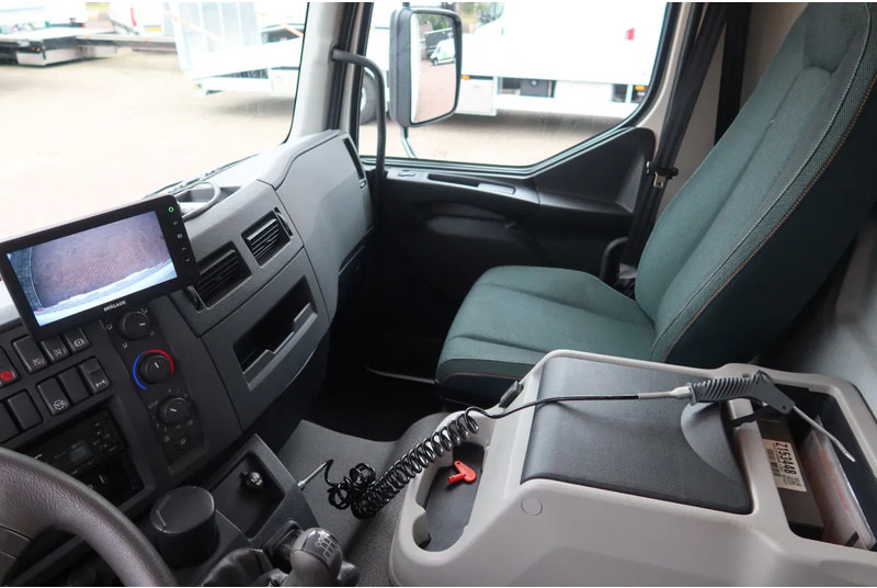 Volvo FL 250 Bakwagen + Dhollandia 1500 kg - بصندوق مغلق شاحنة: صور 5 Volvo FL 250 Bakwagen + Dhollandia 1500 kg - بصندوق مغلق شاحنة: صور 5