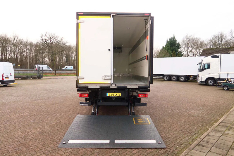 Volvo FM 330 4x2 Koel/Vries Carrier Supra 380 + Klep Dhollandia 2500 kg - مبردة شاحنة: صور 3 Volvo FM 330 4x2 Koel/Vries Carrier Supra 380 + Klep Dhollandia 2500 kg - مبردة شاحنة: صور 3