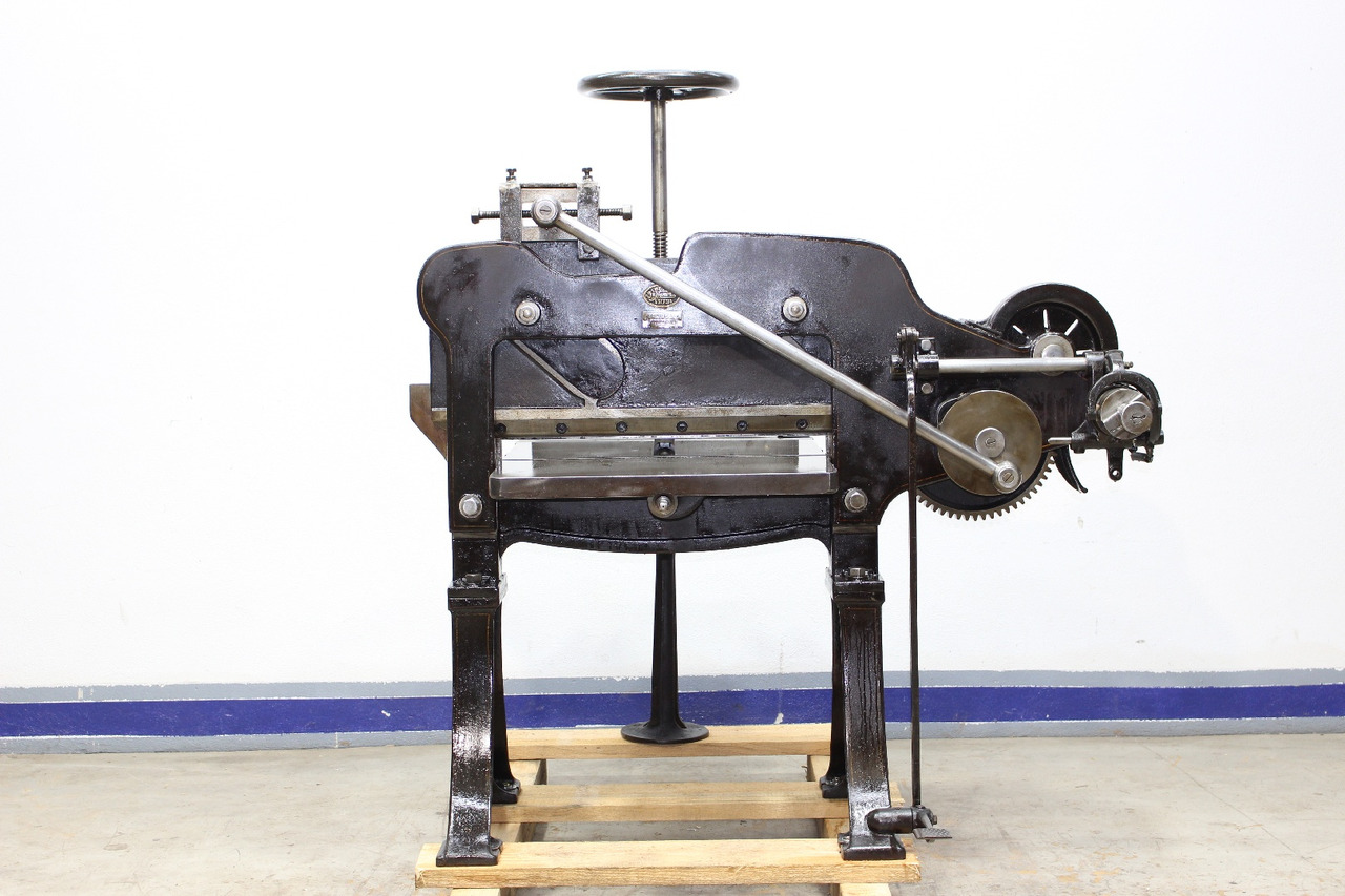 CHN. Mansfeld SM - آلة قطع الورق: صور 1 CHN. Mansfeld SM - آلة قطع الورق: صور 1