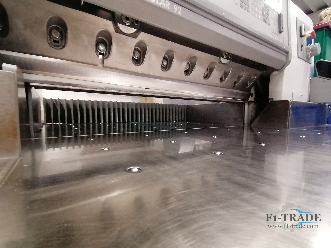 Polar 92 E - آلة قطع الورق: صور 3 Polar 92 E - آلة قطع الورق: صور 3