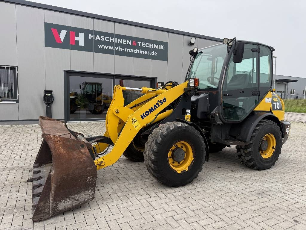 Komatsu WA 70-5 - اللودر بعجل: صور 1 Komatsu WA 70-5 - اللودر بعجل: صور 1