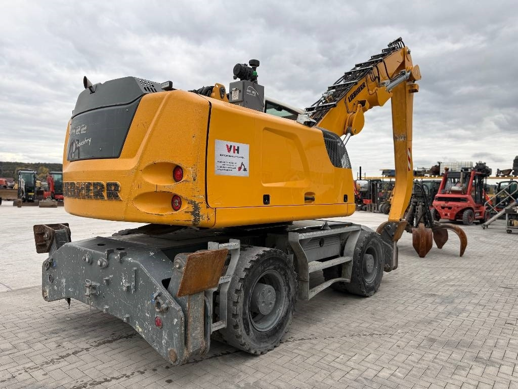 Liebherr LH 22  - حفارة النقل والشحن: صور 5 Liebherr LH 22  - حفارة النقل والشحن: صور 5