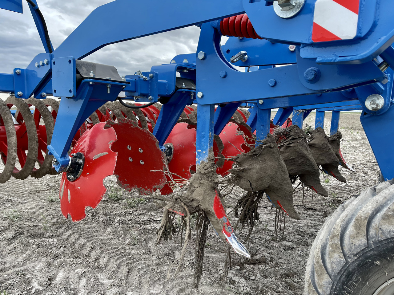 SOIL MASTER _DOMINANT SERIES TRAILED TYPE COMBINE TILLAGE MACHINE - قرص مسلفة: صور 4 SOIL MASTER _DOMINANT SERIES TRAILED TYPE COMBINE TILLAGE MACHINE - قرص مسلفة: صور 4