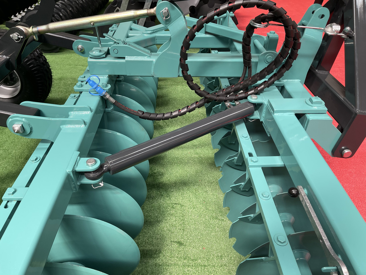 SOIL MASTER _MOUNTED AND TRAILED TYPE HEAVY DUTY DISC HARROW - قرص مسلفة: صور 5 SOIL MASTER _MOUNTED AND TRAILED TYPE HEAVY DUTY DISC HARROW - قرص مسلفة: صور 5
