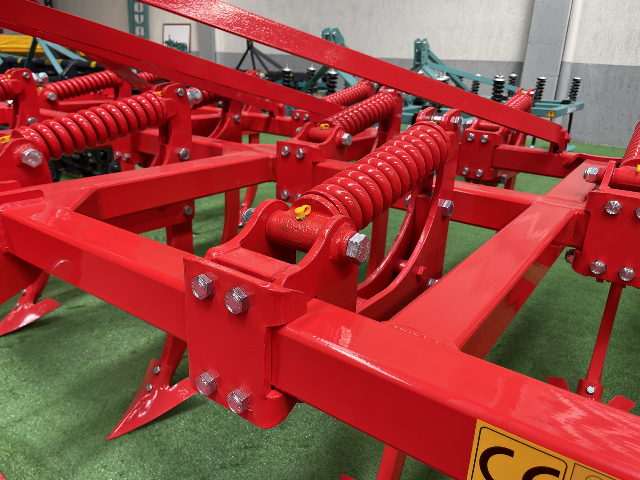 SOIL MASTER _SPRING LOADED CHISEL PLOUGH - محراث: صور 5 SOIL MASTER _SPRING LOADED CHISEL PLOUGH - محراث: صور 5