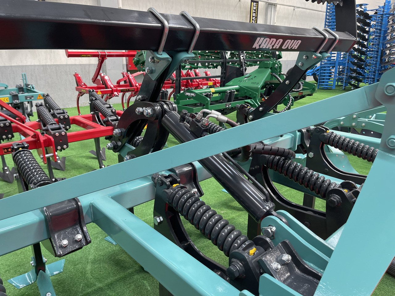 SOIL MASTER _SPRING LOADED CHISEL PLOUGH - محراث: صور 3 SOIL MASTER _SPRING LOADED CHISEL PLOUGH - محراث: صور 3