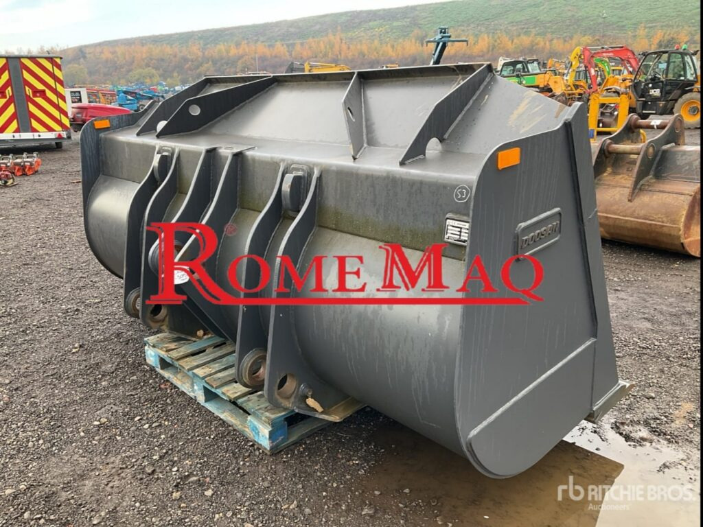 Cuchara cargadora Develon DL 320-7 - بكت شيول: صور 2 Cuchara cargadora Develon DL 320-7 - بكت شيول: صور 2