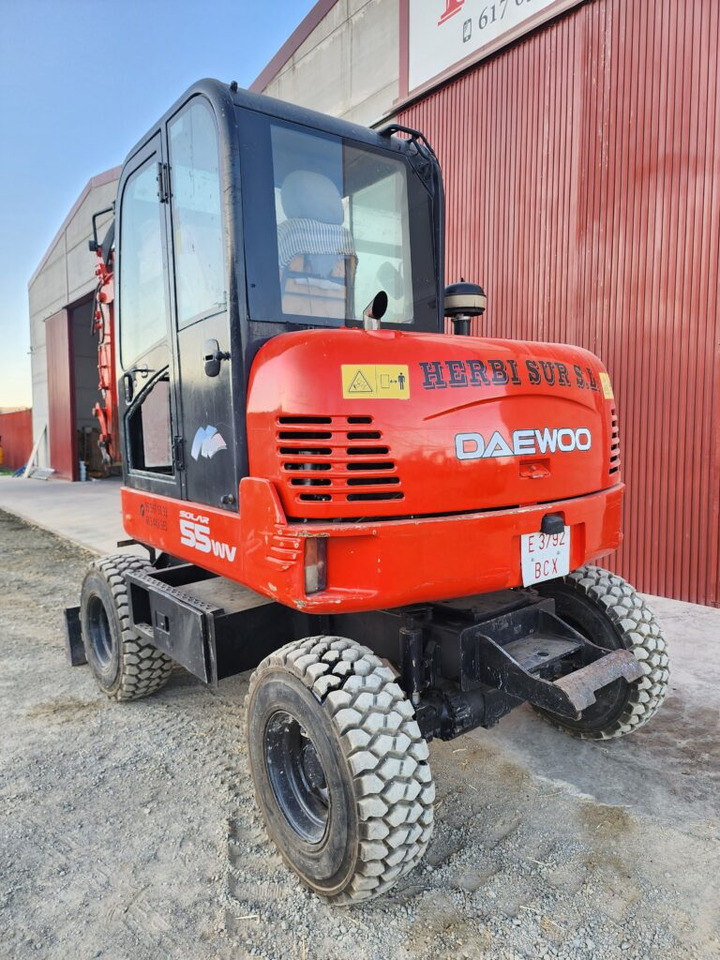 DAEWOO S55 - حفارة على عجلات: صور 3 DAEWOO S55 - حفارة على عجلات: صور 3