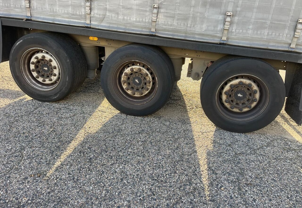 Schmitz S3 - الخيمة نصف مقطورة: صور 4 Schmitz S3 - الخيمة نصف مقطورة: صور 4