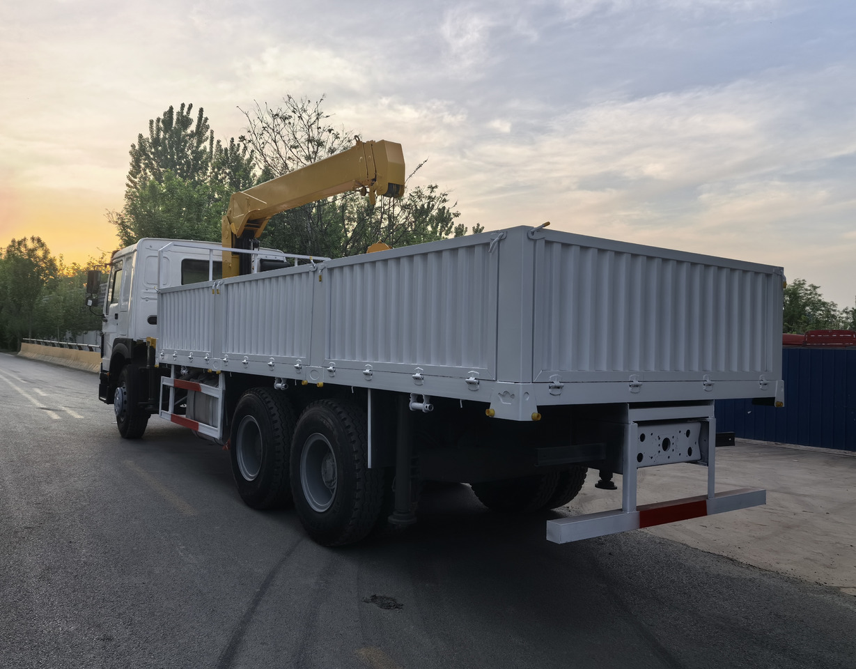 HOWO 371HP CRANE TRUCK - شاحنة كرين: صور 4 HOWO 371HP CRANE TRUCK - شاحنة كرين: صور 4