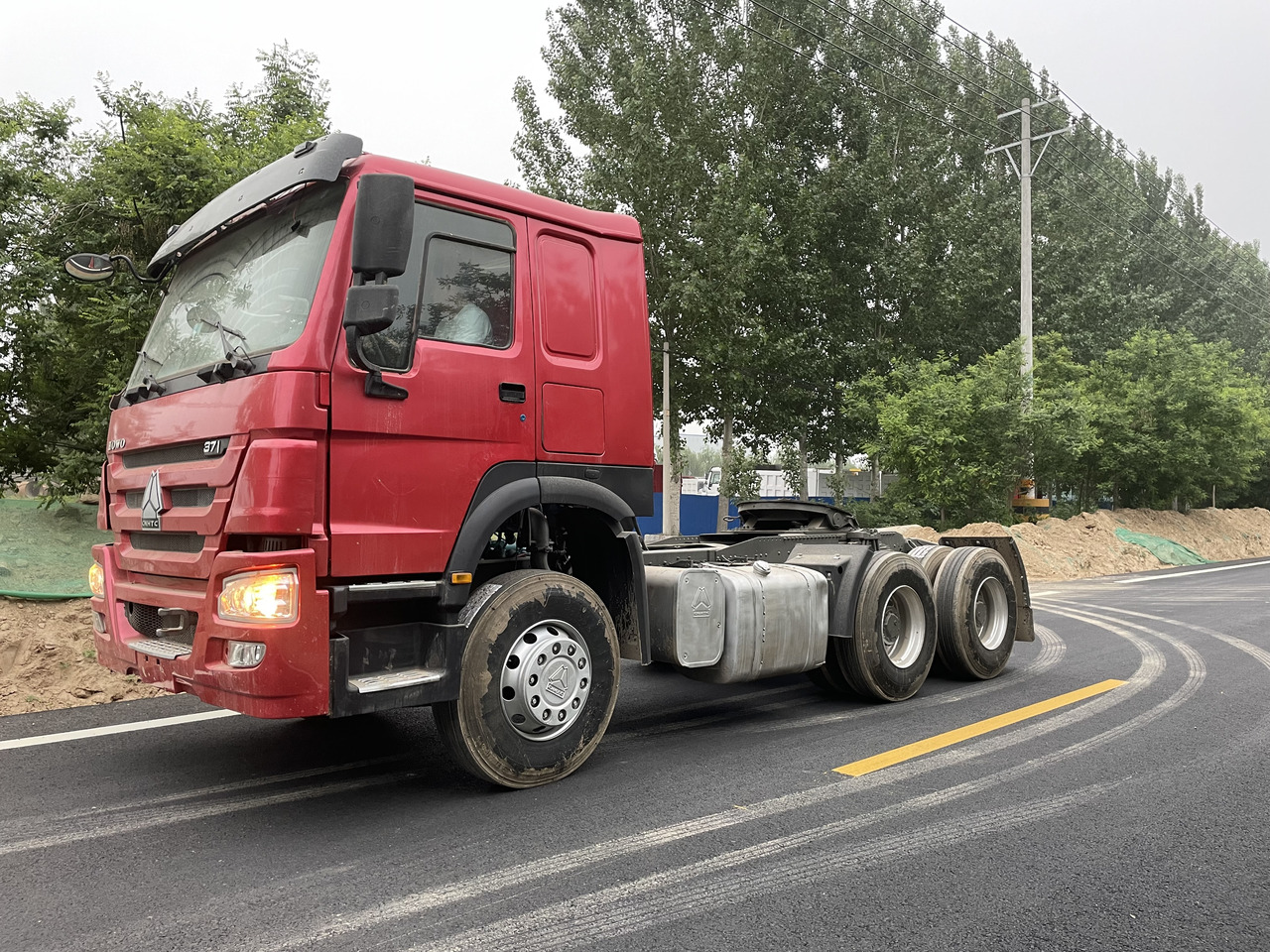 HOWO TRACTOR 6X4 SINOTRUCK 371HP - شاحنة جرار: صور 1 HOWO TRACTOR 6X4 SINOTRUCK 371HP - شاحنة جرار: صور 1