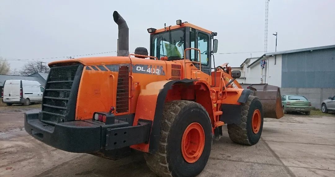 Doosan DL 400 - اللودر بعجل: صور 1 Doosan DL 400 - اللودر بعجل: صور 1