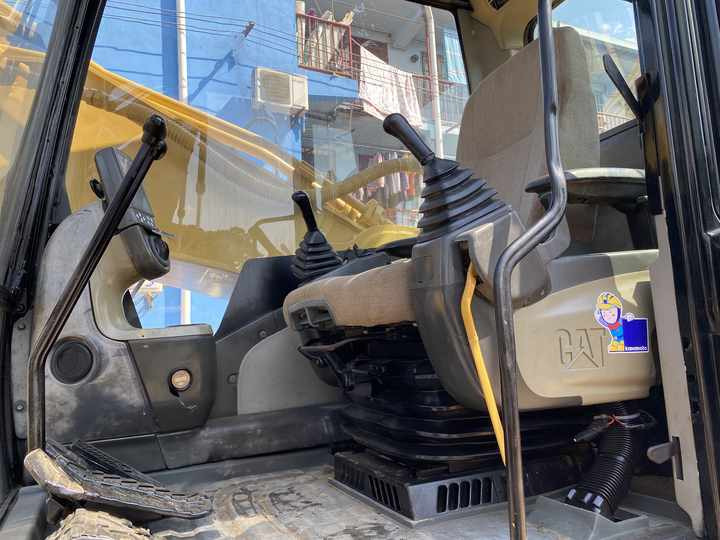 30 Ton Heavy Excavator Japan Origin Cat 330d 330dl 330d2 Fairly Used Caterpillar Mining Excavator With Jack Hammer In Shanghai - حفارات زحافة: صور 5 30 Ton Heavy Excavator Japan Origin Cat 330d 330dl 330d2 Fairly Used Caterpillar Mining Excavator With Jack Hammer In Shanghai - حفارات زحافة: صور 5