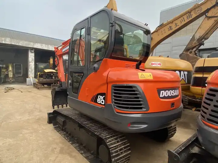 90% new Korea Doosan 6ton dx60 Used excavator in stock - حفارات زحافة: صور 5 90% new Korea Doosan 6ton dx60 Used excavator in stock - حفارات زحافة: صور 5