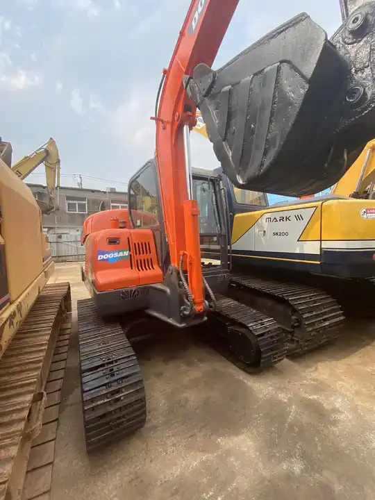 90% new Korea Doosan 6ton dx60 dx55 dx75 excavator - حفارات زحافة: صور 5 90% new Korea Doosan 6ton dx60 dx55 dx75 excavator - حفارات زحافة: صور 5