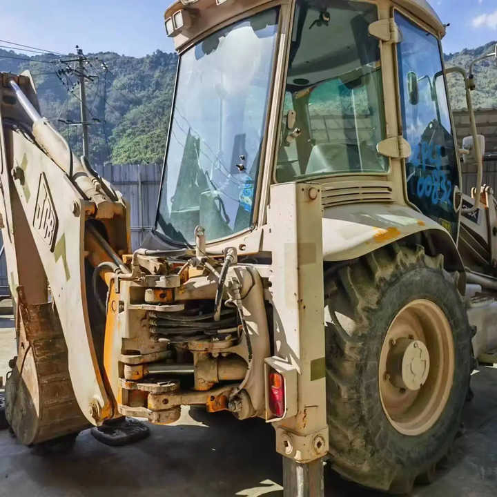 Backhoe loader JCB 3CX 4*4 tlb loader UKmade, used cheap JCB 3CX retro loader and digger - حفار متعدد الاستخدام: صور 1 Backhoe loader JCB 3CX 4*4 tlb loader UKmade, used cheap JCB 3CX retro loader and digger - حفار متعدد الاستخدام: صور 1