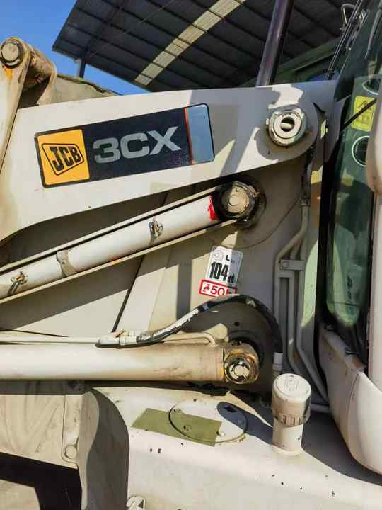 Backhoe loader JCB 3CX 4*4 tlb loader UKmade, used cheap JCB 3CX retro loader and digger - حفار متعدد الاستخدام: صور 5 Backhoe loader JCB 3CX 4*4 tlb loader UKmade, used cheap JCB 3CX retro loader and digger - حفار متعدد الاستخدام: صور 5