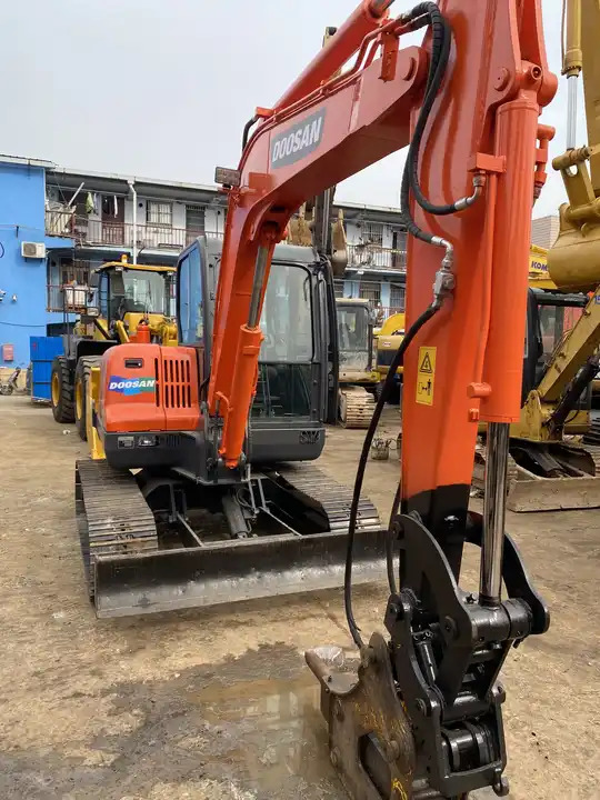 Best Price For 6t Mini Excavator,Small Excavating Machine Korea Doosan Used Excavators Doosan Dx60 For Sale In Shanghai - حفارات زحافة: صور 5 Best Price For 6t Mini Excavator,Small Excavating Machine Korea Doosan Used Excavators Doosan Dx60 For Sale In Shanghai - حفارات زحافة: صور 5