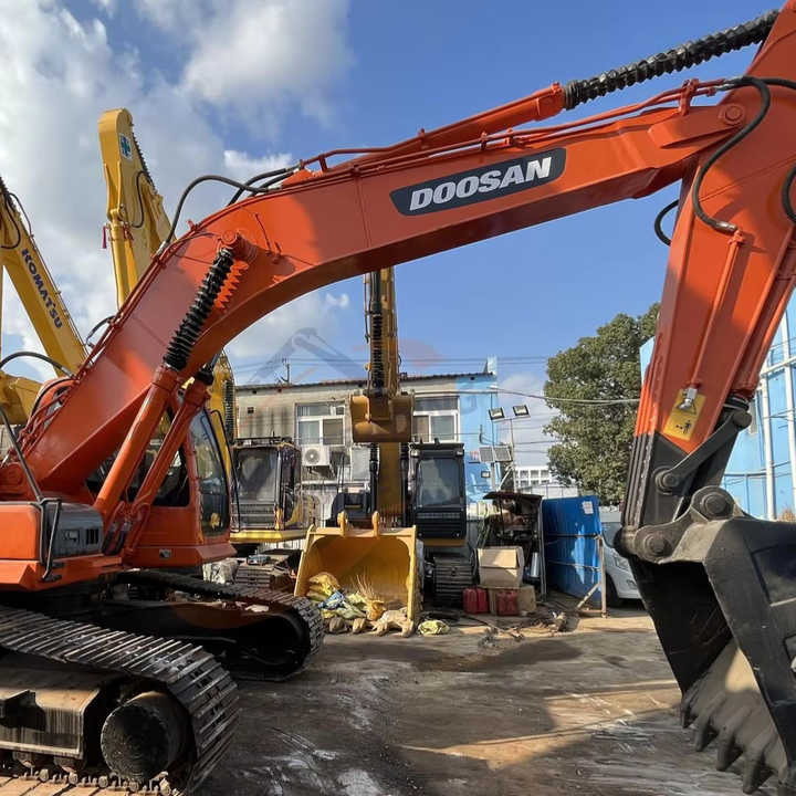 Best Selling DOOSAN excavator machine construction used machinery equipment dx225 DX60 DX70 DH60 DH220 used excavators in stock - حفارة: صور 1 Best Selling DOOSAN excavator machine construction used machinery equipment dx225 DX60 DX70 DH60 DH220 used excavators in stock - حفارة: صور 1