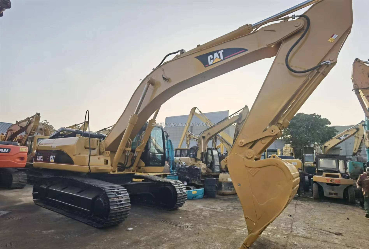 Excellent Condition Used Japan Original Caterpillar Cat 330CL Excavator for Sale - حفارات زحافة: صور 3 Excellent Condition Used Japan Original Caterpillar Cat 330CL Excavator for Sale - حفارات زحافة: صور 3