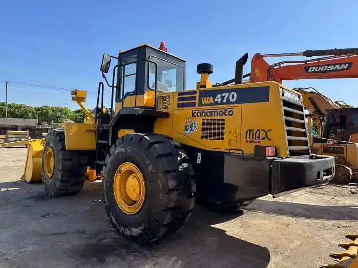 High Quality Used 7 Ton Heavy Front Loader Komatsu Wa470 Good Price Japan Made Tire Loader - اللودر بعجل: صور 3 High Quality Used 7 Ton Heavy Front Loader Komatsu Wa470 Good Price Japan Made Tire Loader - اللودر بعجل: صور 3