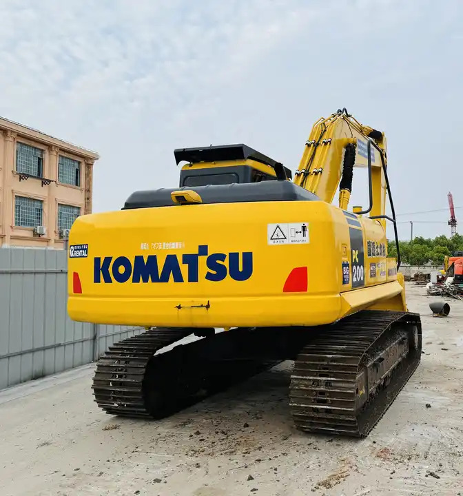 Hot Sale 20 Ton Crawler Excavator Komatsu Pc200-6 Pc200-7 Pc200-8 Original From Japan For Sale In Shanghai - حفارات زحافة: صور 3 Hot Sale 20 Ton Crawler Excavator Komatsu Pc200-6 Pc200-7 Pc200-8 Original From Japan For Sale In Shanghai - حفارات زحافة: صور 3