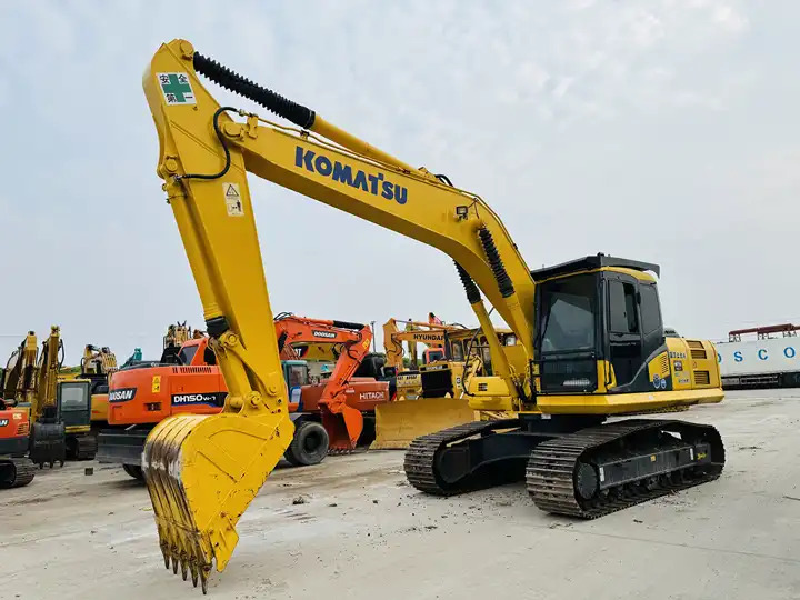 Hot Sale 20 Ton Crawler Excavator Komatsu Pc200-6 Pc200-7 Pc200-8 Original From Japan For Sale In Shanghai - حفارات زحافة: صور 5 Hot Sale 20 Ton Crawler Excavator Komatsu Pc200-6 Pc200-7 Pc200-8 Original From Japan For Sale In Shanghai - حفارات زحافة: صور 5