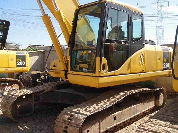 Hot Sell Komatsu PC220 Buy Komatsu PC220 Kamatsu Excavator PC220 Price New Komatsu PC220 Pc200 Pc240 Excavator - حفارة: صور 3 Hot Sell Komatsu PC220 Buy Komatsu PC220 Kamatsu Excavator PC220 Price New Komatsu PC220 Pc200 Pc240 Excavator - حفارة: صور 3