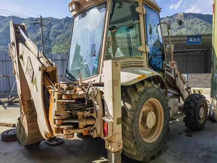Hot sale Backhoe loader JCB 3CX 4*4 tlb loader UKmade, used cheap JCB 3CX retro loader and digger in good condition - حفار متعدد الاستخدام: صور 2 Hot sale Backhoe loader JCB 3CX 4*4 tlb loader UKmade, used cheap JCB 3CX retro loader and digger in good condition - حفار متعدد الاستخدام: صور 2