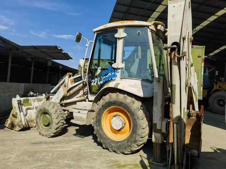 Hot sale Backhoe loader JCB 3CX 4*4 tlb loader UKmade, used cheap JCB 3CX retro loader and digger in good condition - حفار متعدد الاستخدام: صور 5 Hot sale Backhoe loader JCB 3CX 4*4 tlb loader UKmade, used cheap JCB 3CX retro loader and digger in good condition - حفار متعدد الاستخدام: صور 5