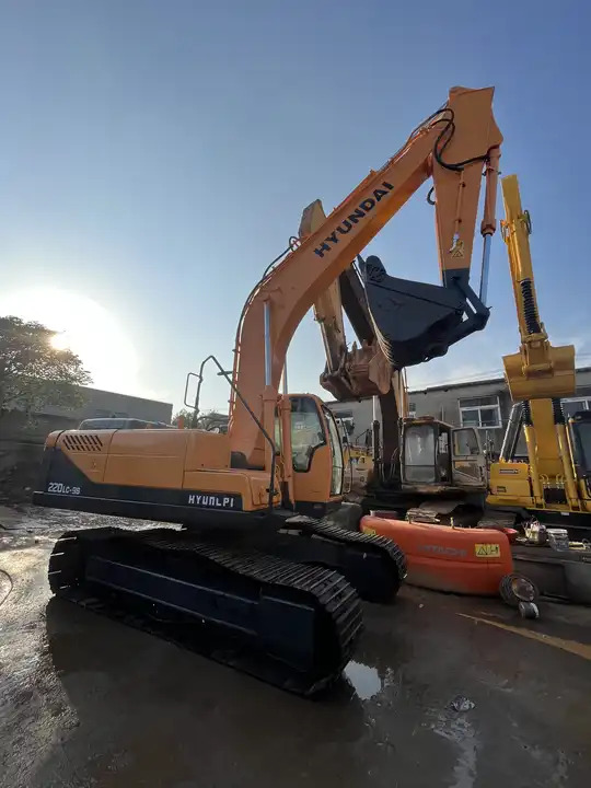 Hyundai 220-9 Used Excavator,Heavy-duty Original Korea Hyundai 220lc-9s,22t Excavator For Sale in Shanghai - حفارات زحافة: صور 4 Hyundai 220-9 Used Excavator,Heavy-duty Original Korea Hyundai 220lc-9s,22t Excavator For Sale in Shanghai - حفارات زحافة: صور 4